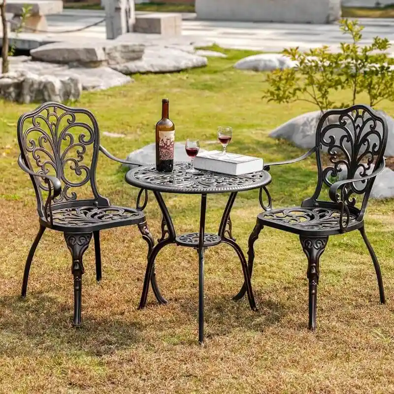 Mobiliario balcón hierro forjado estilo vintage
